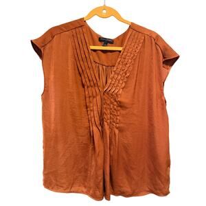 Banana Republic lightweight pleated top, Large